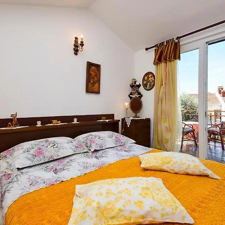 House Mira Starigrad Paklenica